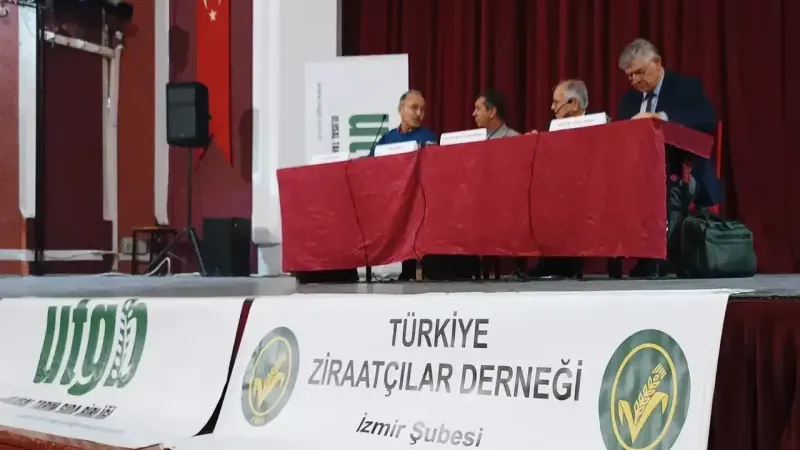 İzmir’de Türkiye tarımının geleceği konusunda panel düzenlendi